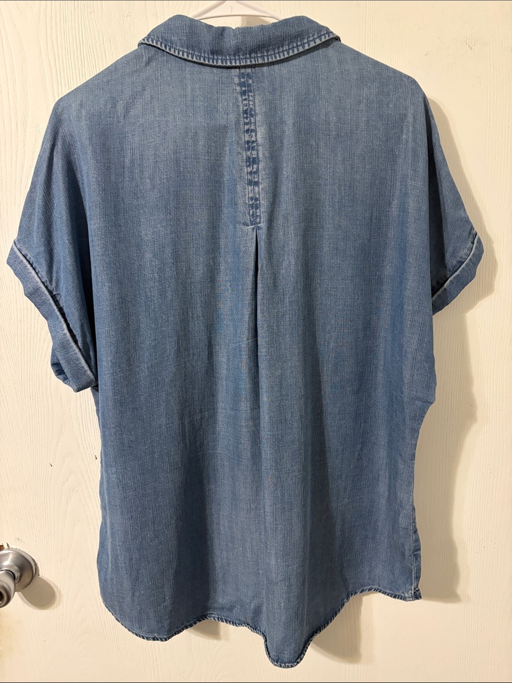 Quince Chambray Tencel Short Sleeve Button-Up Shirt Light Indigo L Lightweight - Picture 4 of 5